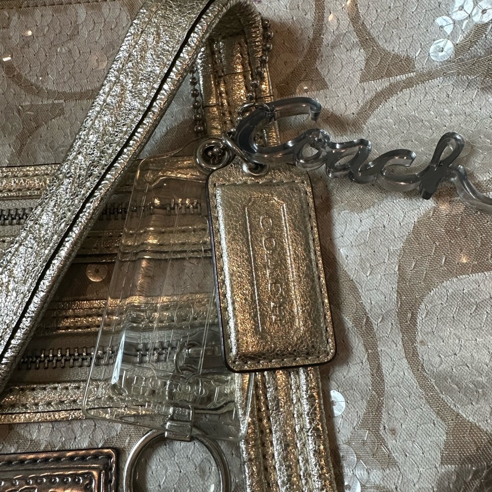 2009 Coach Poppy Special Edition Signature Sequin Tote Bag. Beautiful  Condition - Picture 4 of 13